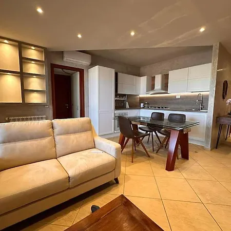 Nuovo Al Centro Di Apartman *